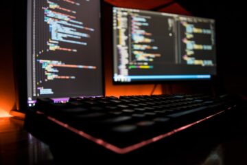 Código C con punteros nulos y un bucle for, comparando K&R C y C++20