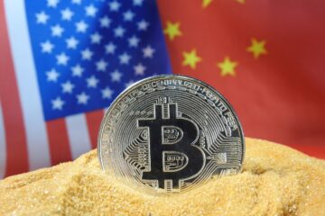 Banderas de China y Estados Unidos simbolizando la disputa por hegemonismo de IA y Moonshot AI