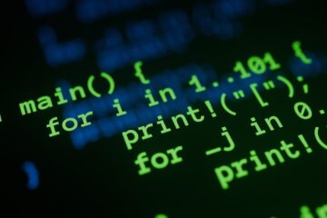 Diagrama que muestra como un motor de regex convierte un patron en un automata