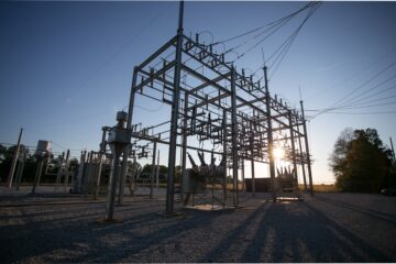 AI data centers: power infrastructure and servers