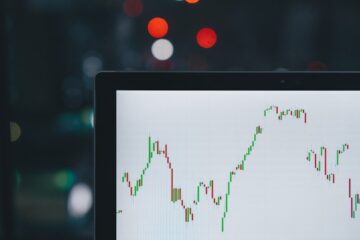 Gráfico de ingresos que contrasta con las predicciones de Ed Zitron sobre la IA