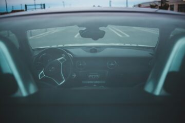Automóvil autónomo Waymo sin conductor, símbolo del efecto Waymo en la colaboración científica