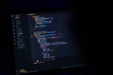 Terminal Ghostty 1.4.0 mostrando una imagen animada con el protocolo de gráficos Kitty