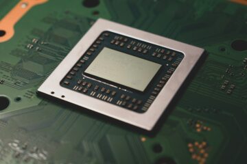 Pantalla de terminal con una sesión de DeepSeek 4.1 Flash corriendo tareas de código